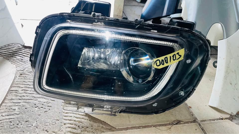 Hyundai Venue LED headlight - Private Seller Hyundai Venue LED headlight - Private Seller