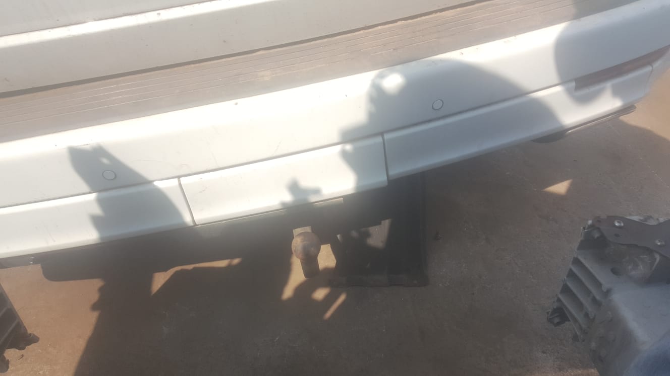 2012 Range Rover Vogue 4.4 TDV8 Rear Bumper for sale - Private Seller 2012 Range Rover Vogue 4.4 TDV8 Rear Bumper for sale - Private Seller
