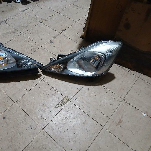 Honda jazz headlight - Private Seller Honda jazz headlight - Private Seller