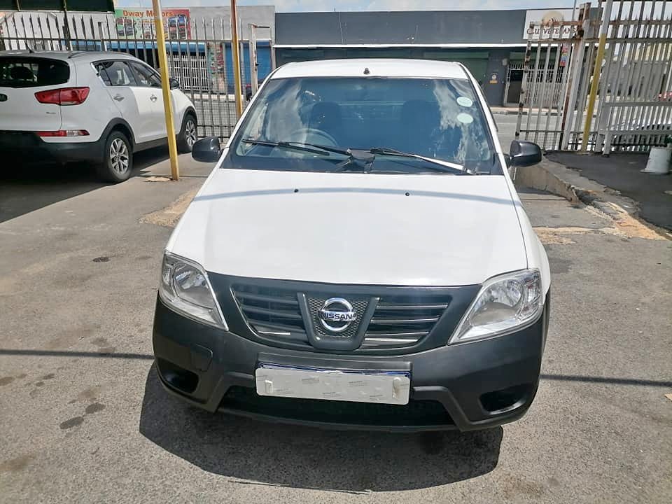 2017 Nissan Np200 1.6i Bakkie with a Service history