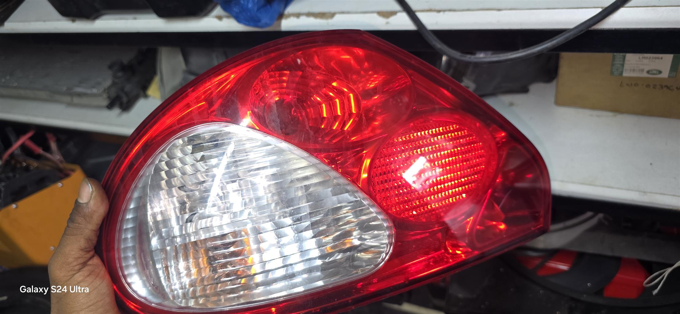 Jaguar Xtype X400 2.1Petrol Left and Right Tailights, with working bulbs. - Private Seller