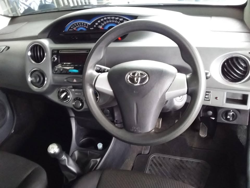 2017 model Toyota Etios sprint hacthback manual petrol