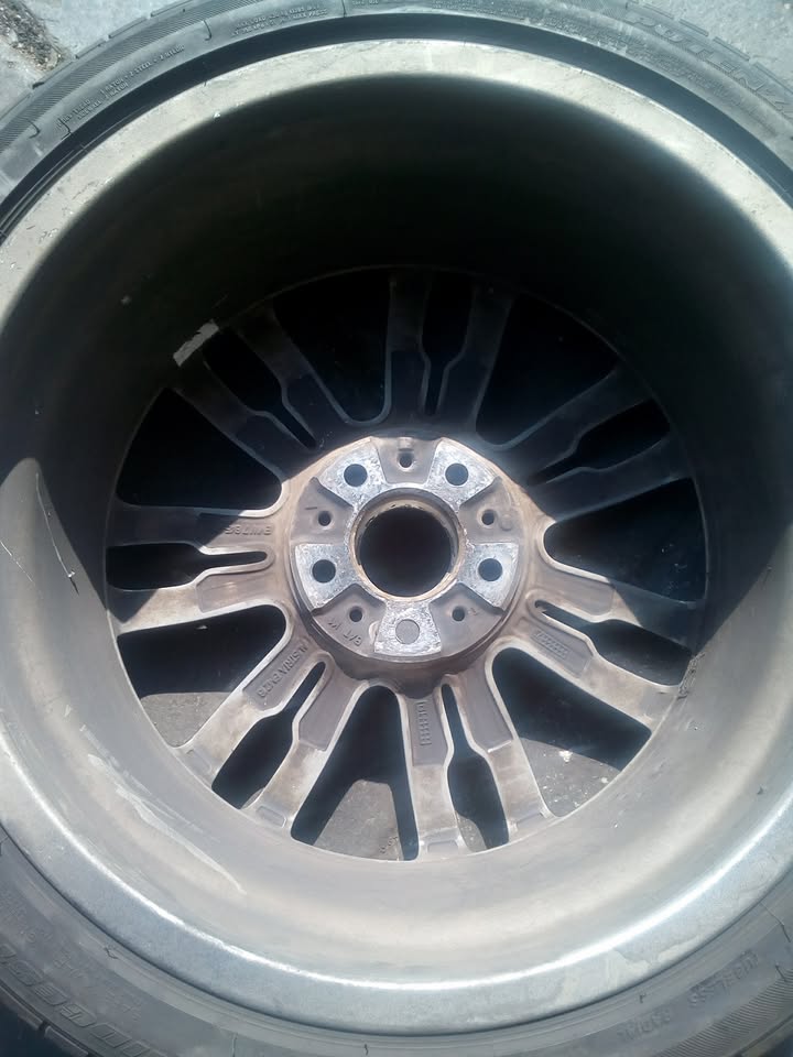 Single rear wheel 19 inches for a Bmw F30  for sell with a run flat tyres - Private Seller