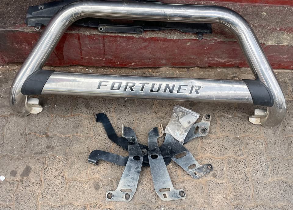 Toyota Fortuner GD6 nudge bar with brackets - Private Seller Toyota Fortuner GD6 nudge bar with brackets - Private Seller