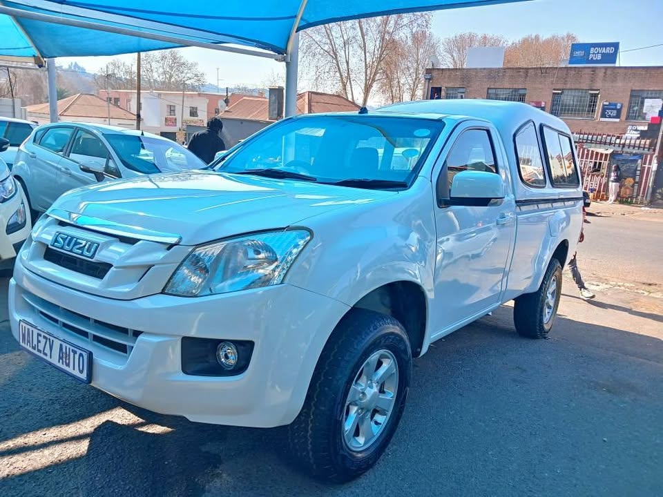 2014 ISUZU KB250 SINGLE CAB  Transmission: Manual  Mileage: 103000km  Fueltype: Diesel White