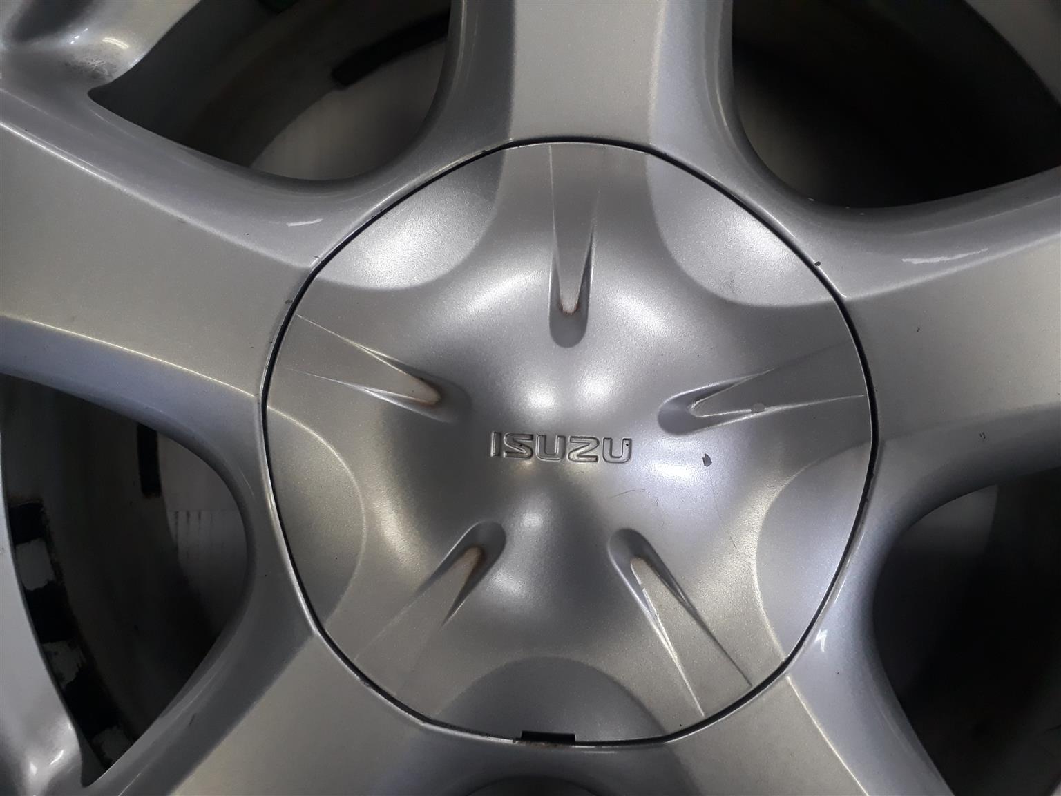 Isuzu original 17 inch rims for sale - Private Seller