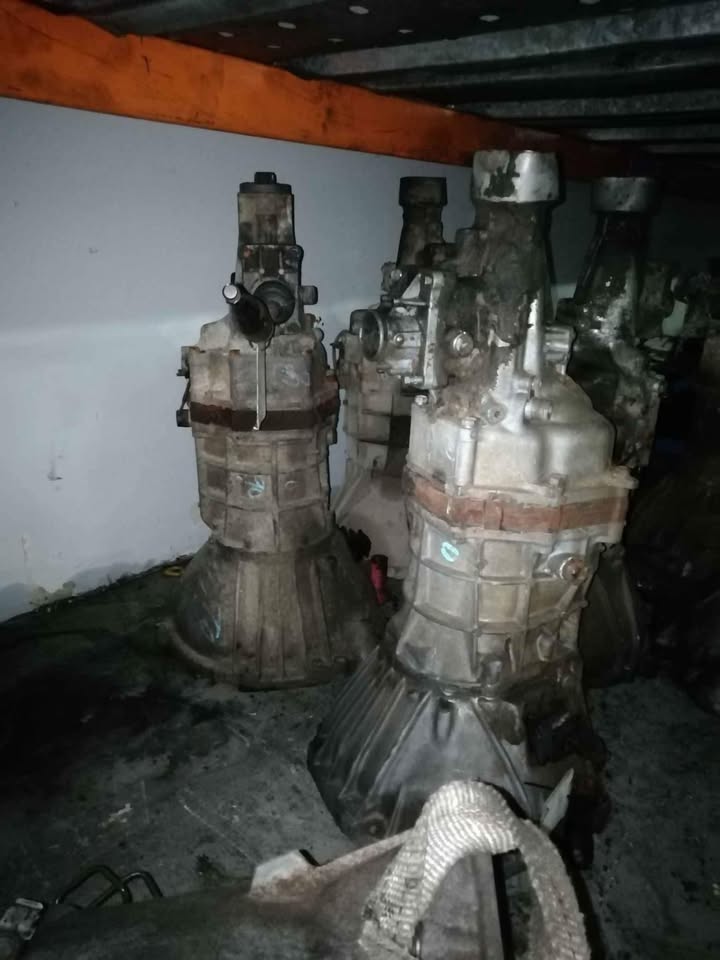 Toyota hilux gearbox - Private Seller Toyota hilux gearbox - Private Seller