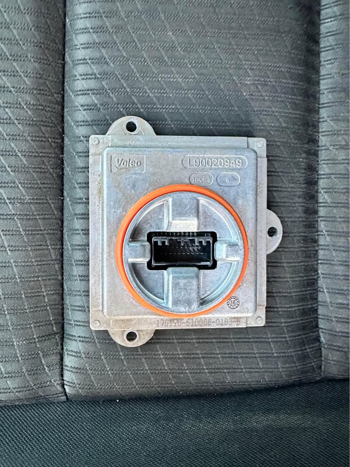 Range Rover headlight module - Private Seller Range Rover headlight module - Private Seller