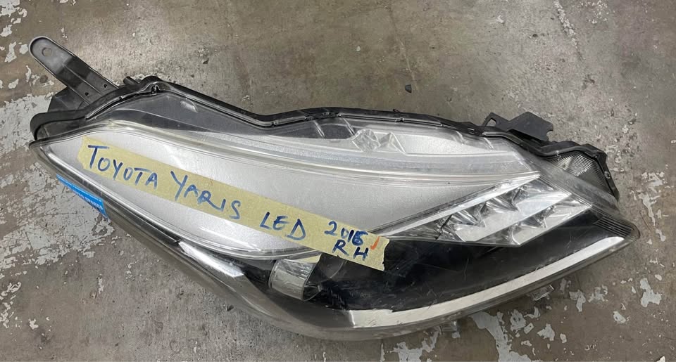 Toyota Yaris 2016 LED Headlight Rightside - Private Seller Toyota Yaris 2016 LED Headlight Rightside - Private Seller