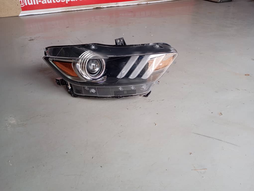 2016 FORD MUSTANG HEADLIGHT - Private Seller 2016 FORD MUSTANG HEADLIGHT - Private Seller