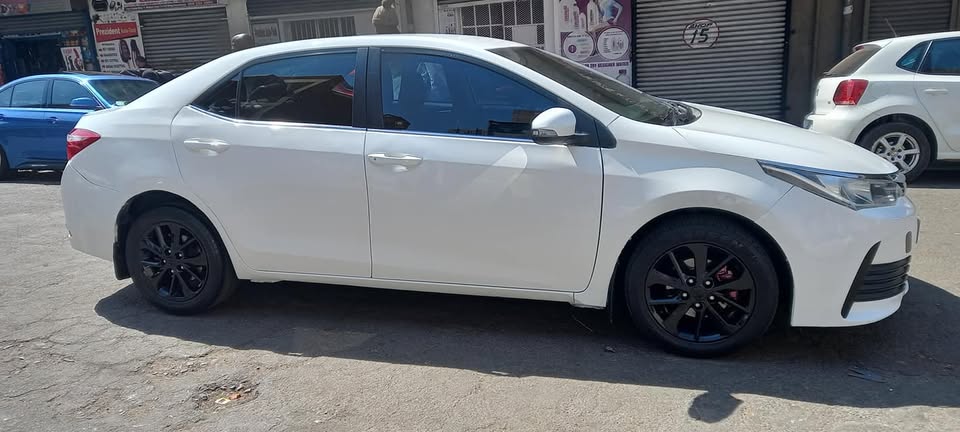 2014 MODEL TOYOTA PRESTIGE 1.8 MANUAL WHITE COLOUR 129000KM CLOTHE SEATS