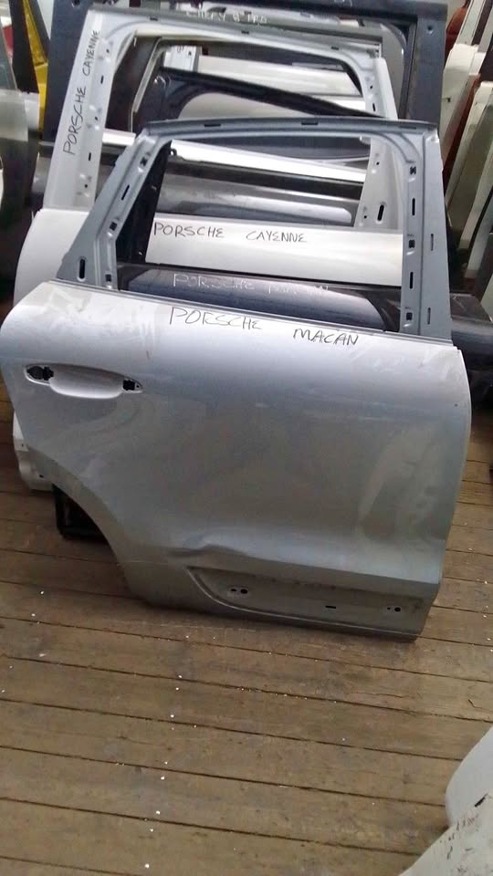 Porsche macan door - Private Seller Porsche macan door - Private Seller