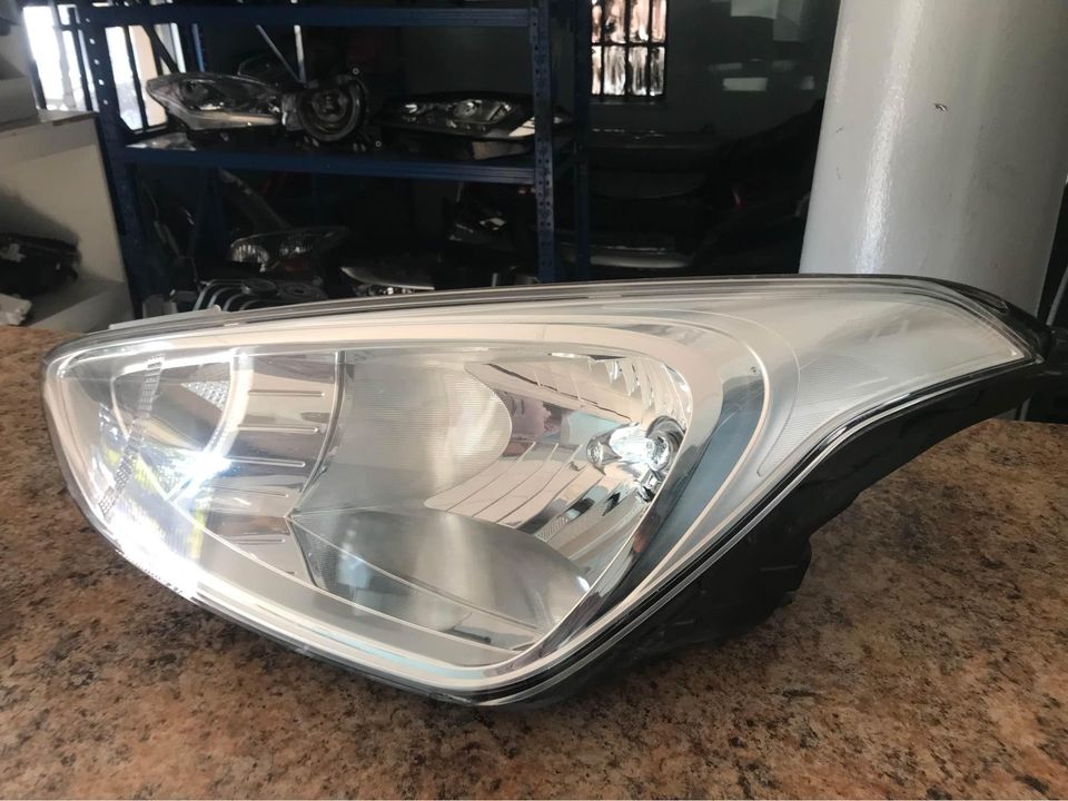 2018 Hyundai i10 grand left headlight for sale in a very clean condition - Private Seller 2018 Hyundai i10 grand left headlight for sale in a very clean condition - Private Seller
