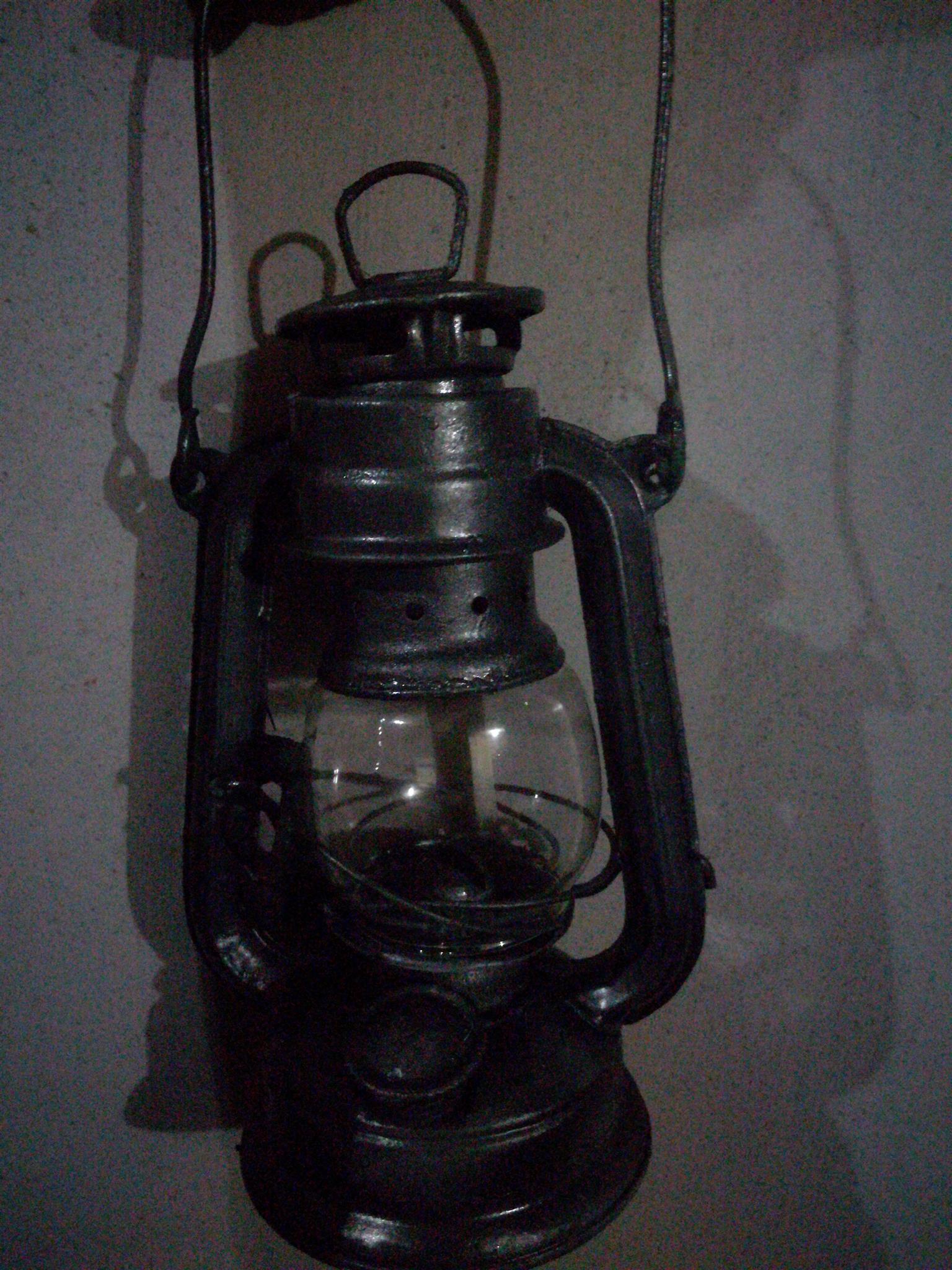 Antic parrifin lamp