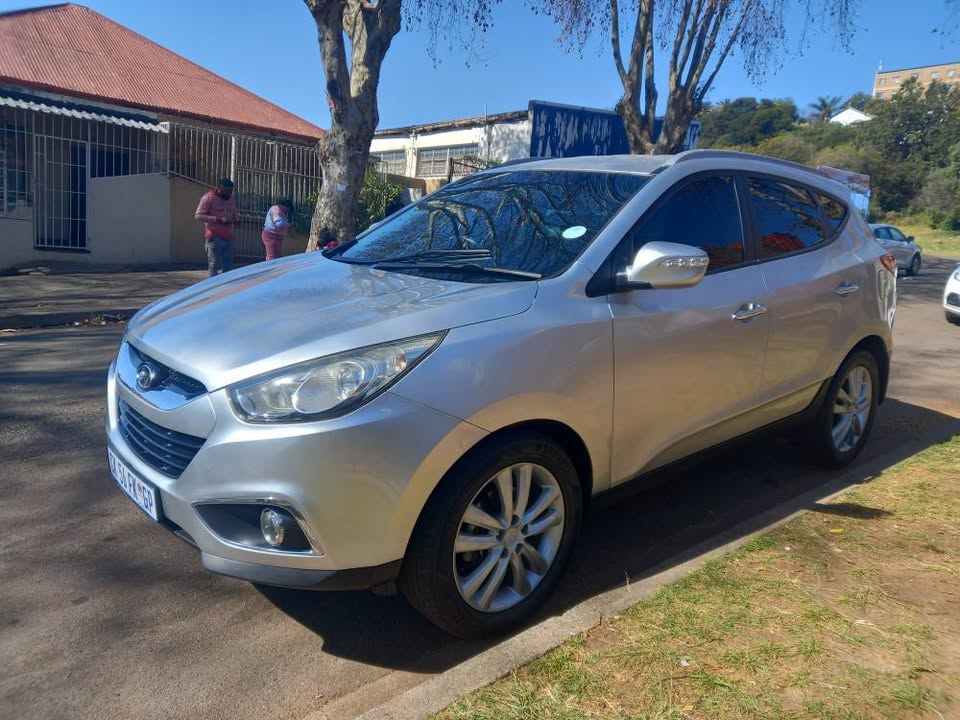 2013 Hyundai ix35 2.0 Petrol, Automatic, Silver, Leather seat,