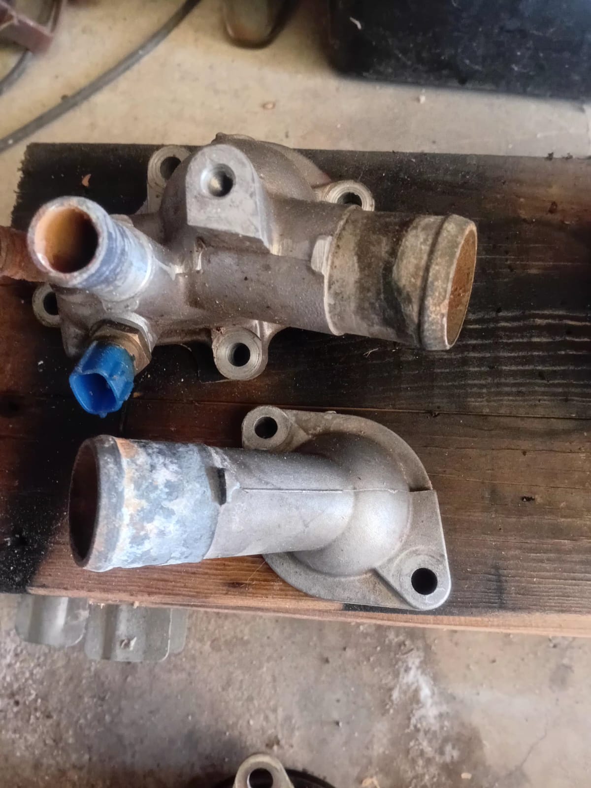 Nissan xtrail 2.0 l QR20 engine parts for sale - Private Seller