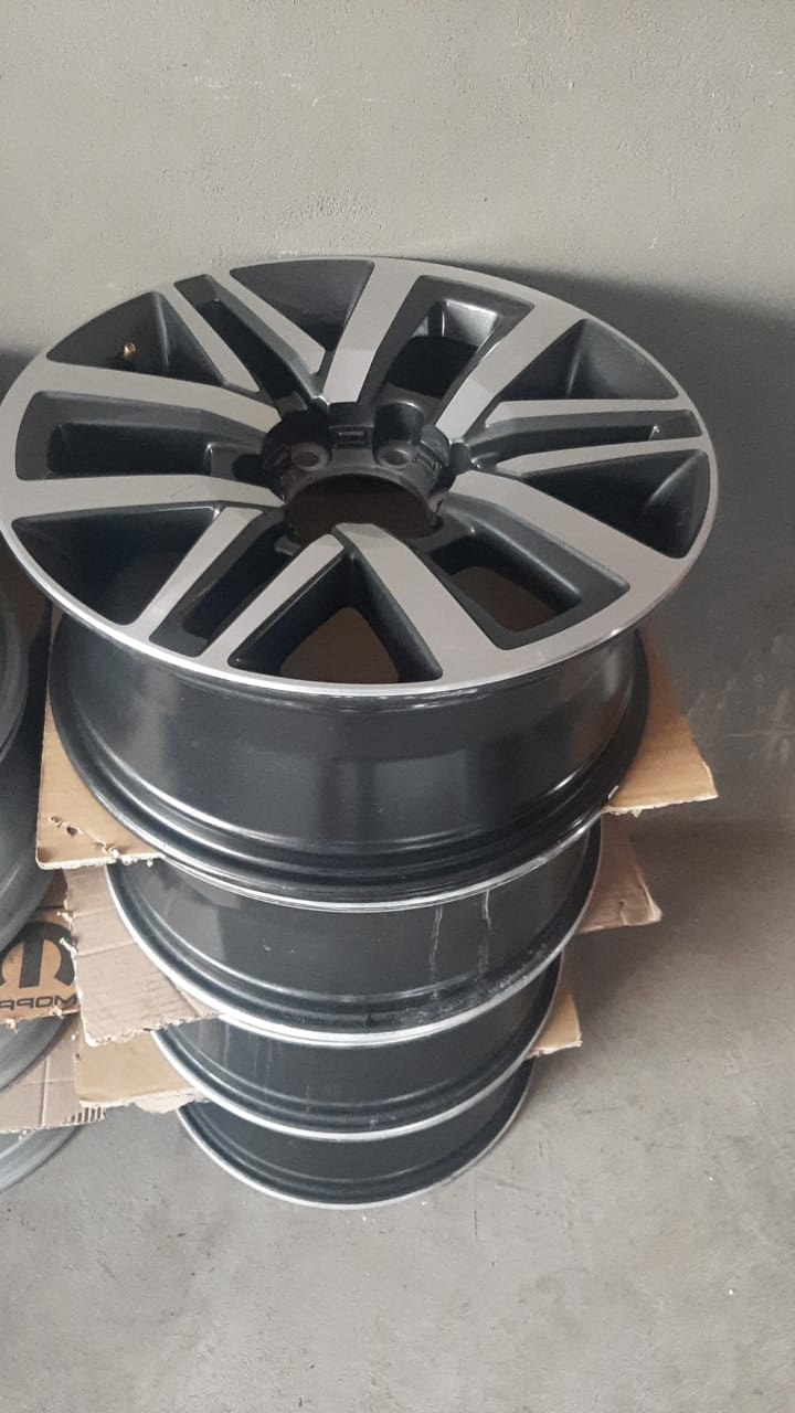 Toyota Hilux/Fortuner 18" original mag to use for spare wheel - Private Seller Toyota Hilux/Fortuner 18" original mag to use for spare wheel - Private Seller