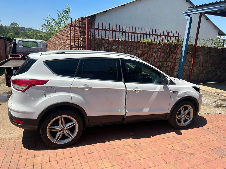 FORD KUGA AUTO FOR SPARES - Private Seller FORD KUGA AUTO FOR SPARES - Private Seller
