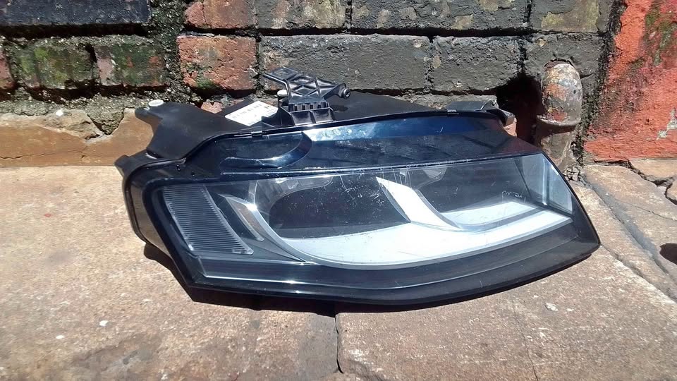 Audi A4 B8 headlight - Private Seller Audi A4 B8 headlight - Private Seller