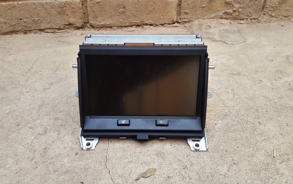 Land Rover Discovery 4 SAT-NAV Screen for sale | AUTO EZI - Private Seller