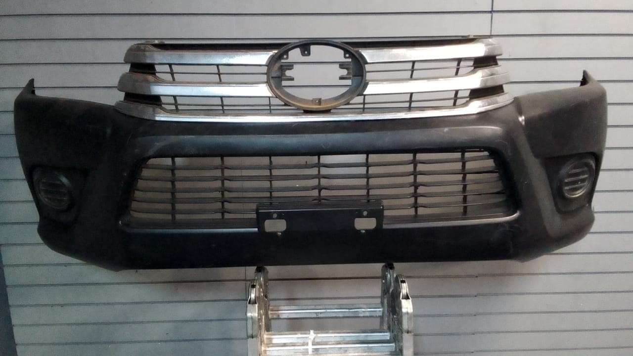 2016-2018 TOYOTA HILUX GD6 COMPLETE FRONT BUMPER - Private Seller