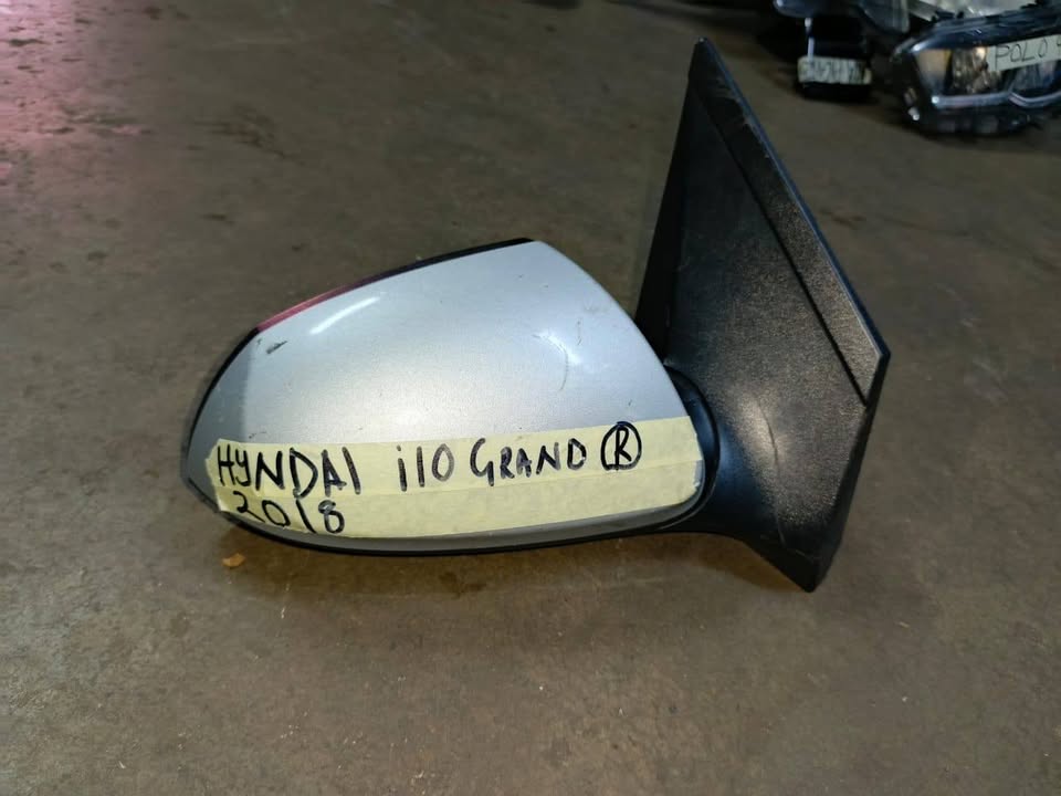 Hyundai i10 Grand 2018 mirror Rightside - Private Seller Hyundai i10 Grand 2018 mirror Rightside - Private Seller