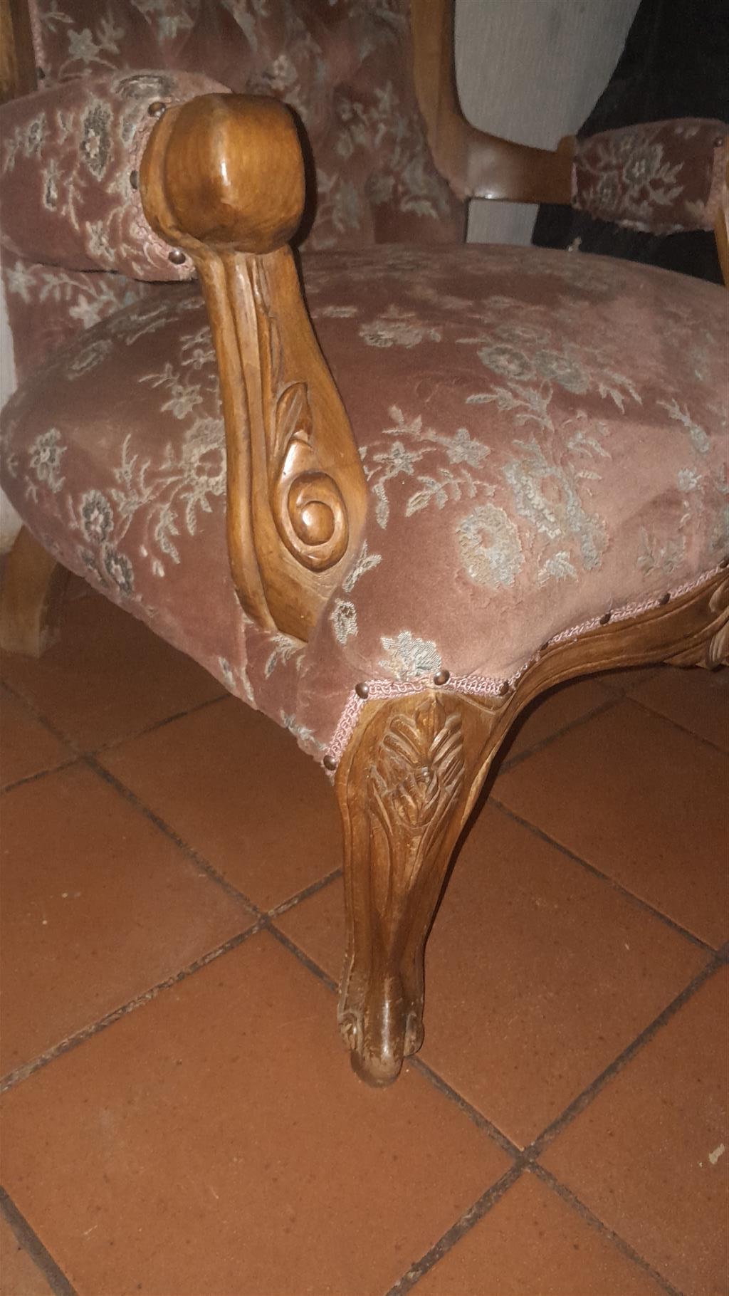 Victorian antique coutch