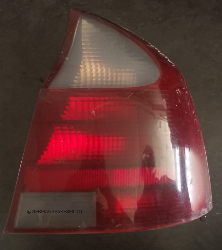 Opel Gamma 2005 Sedan Used Tail-Light - Private Seller Opel Gamma 2005 Sedan Used Tail-Light - Private Seller