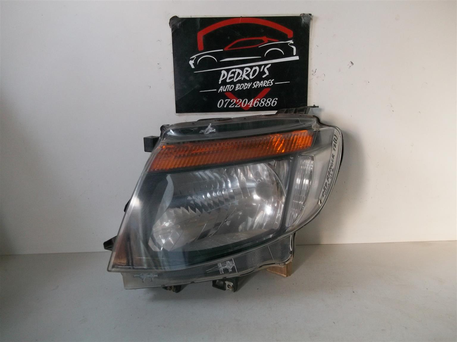 Ford Ranger (T6) left headlight - Private Seller Ford Ranger (T6) left headlight - Private Seller