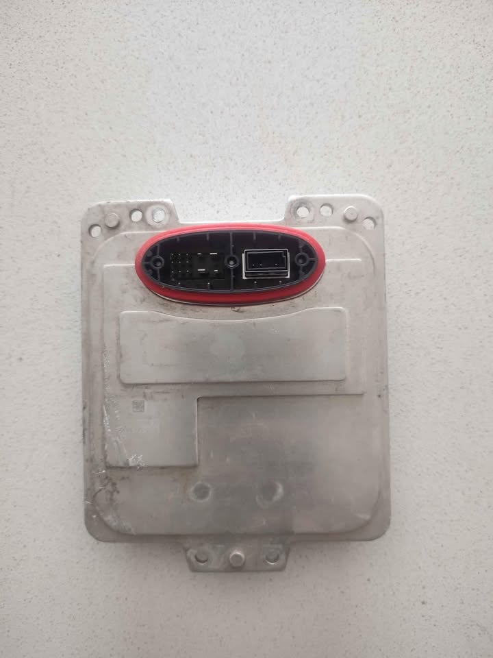 Porsche Panamera headlight module - Private Seller Porsche Panamera headlight module - Private Seller