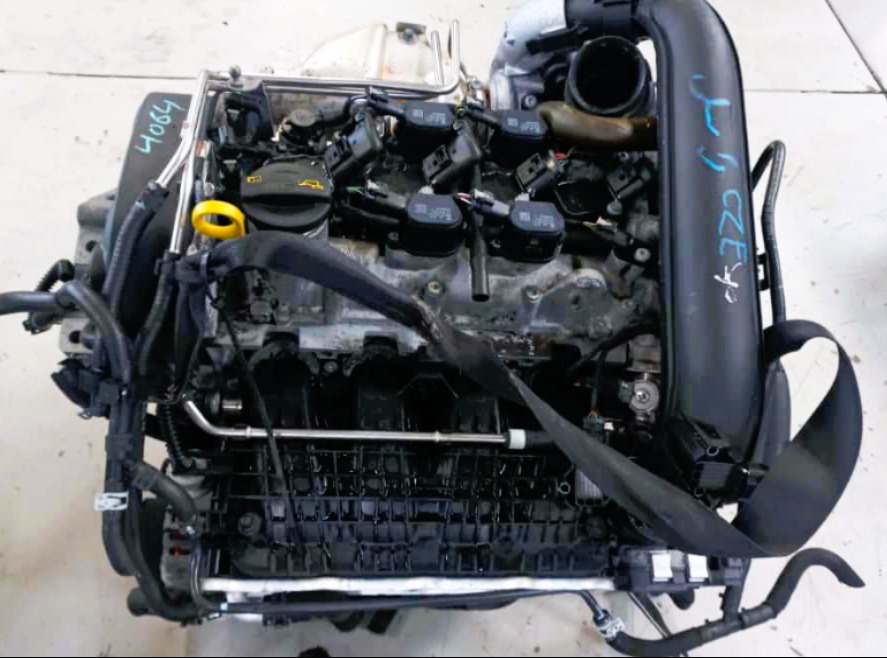 Volkswagen Golf 7 1.4 TSi Petrol Engine (CZE) - Private Seller Volkswagen Golf 7 1.4 TSi Petrol Engine (CZE) - Private Seller