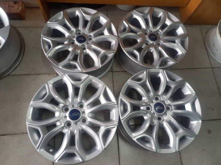 Ford ecosport rims size 16 set originals - Private Seller