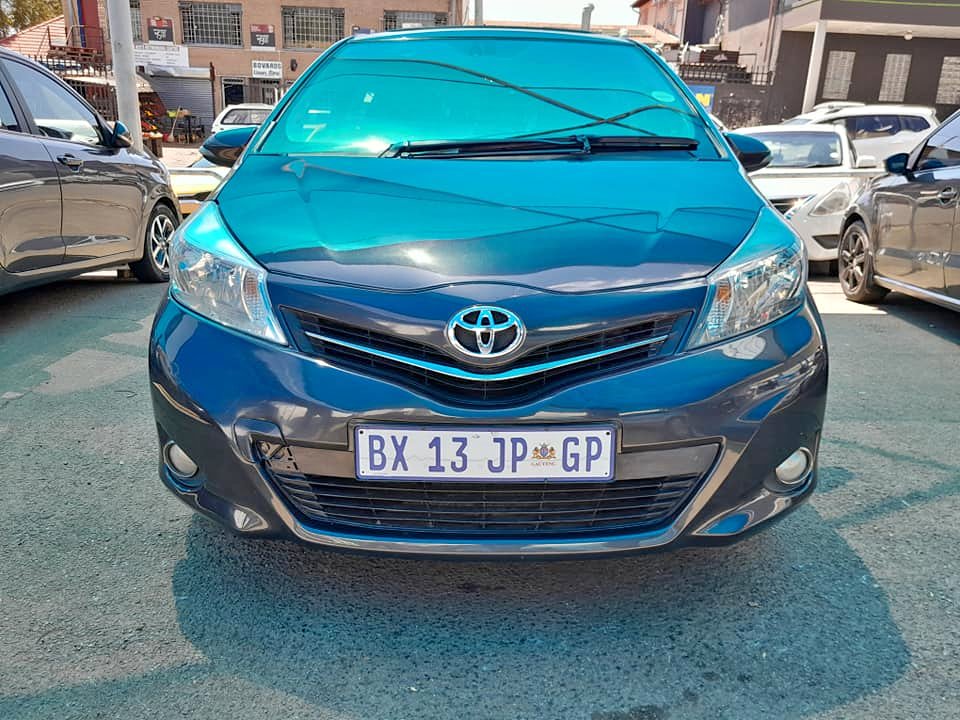 2012 TOYOTA YARIS 1.3 MANUAL