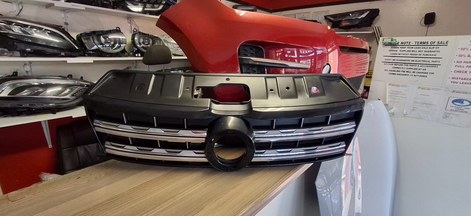 2018 VW AMAROK FRONT GRILL FOR SALE - Private Seller