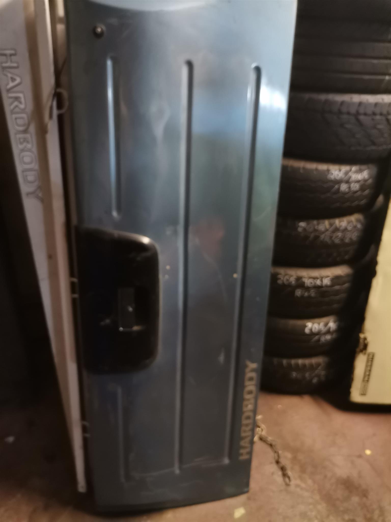 TAIL GATES FOR SALE DIFFERENT NISSAN