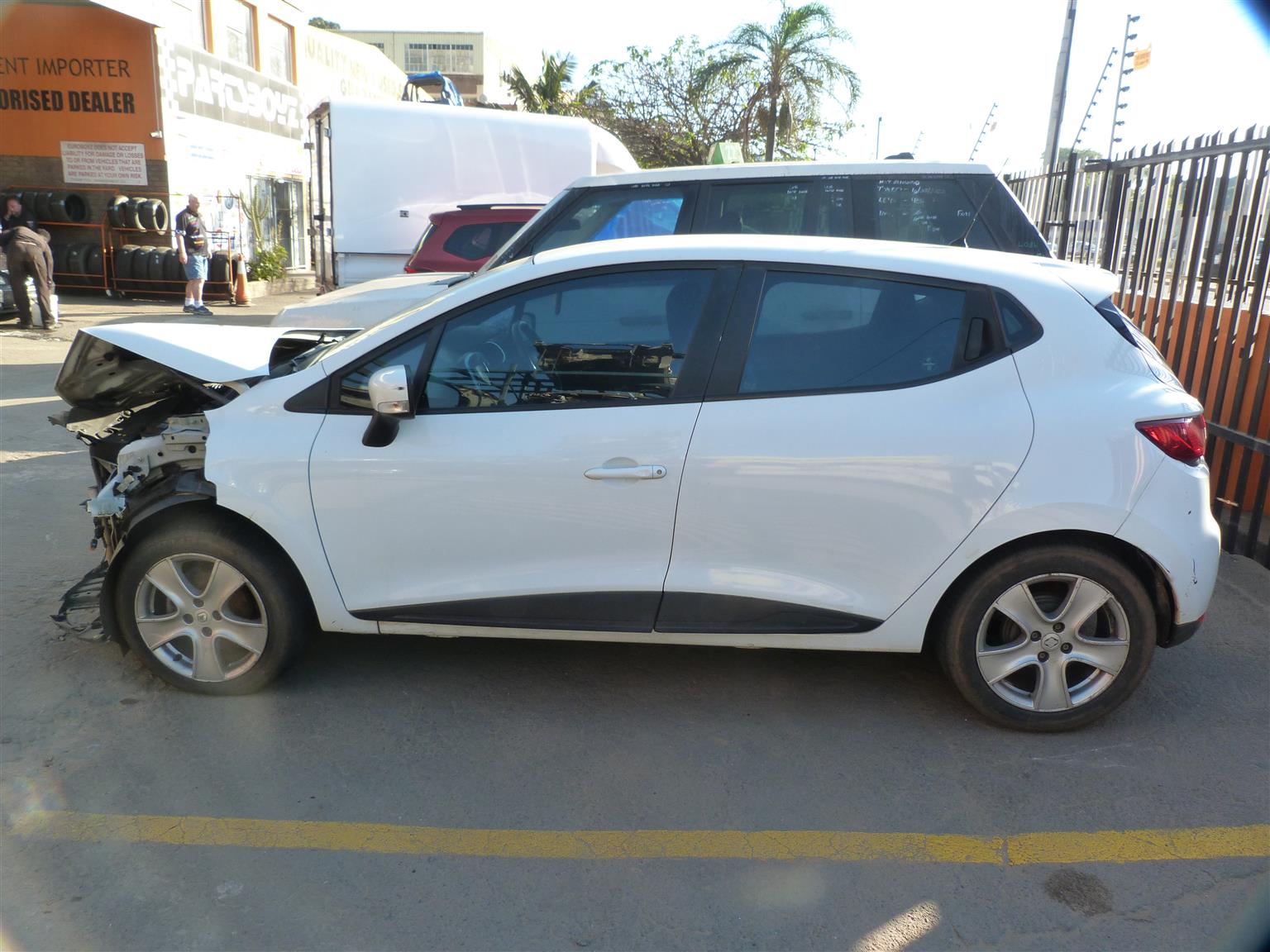 Renault Clio IV 900T Expression - 2015 - Private Seller Renault Clio IV 900T Expression - 2015 - Private Seller