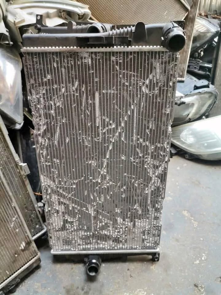 BMW 4 Series f32, f33, f36 Radiator 2013 to 2020 Used Auto Body Spare Parts - Private Seller BMW 4 Series f32, f33, f36 Radiator 2013 to 2020 Used Auto Body Spare Parts - Private Seller