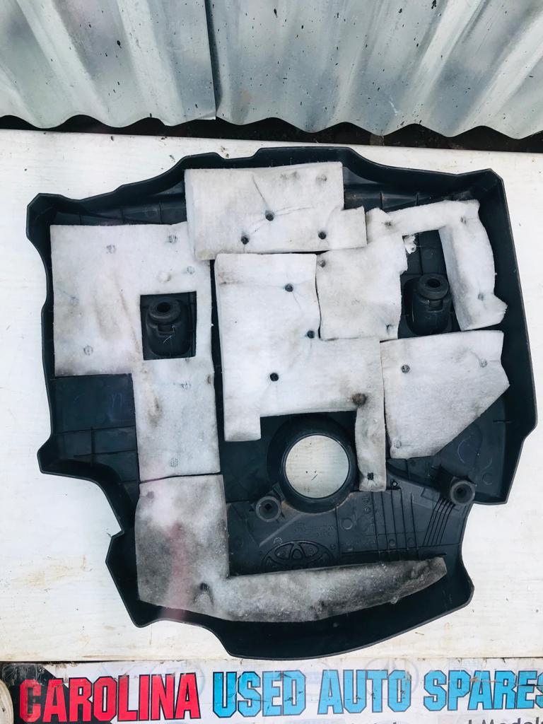 Toyota upper engine cover - Private Seller Toyota upper engine cover - Private Seller