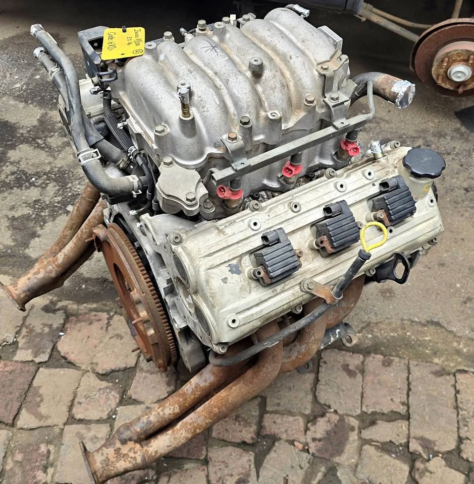 Isuzu KB320 3.2 V6 Engine 6VD1 For Sale Call - Private Seller