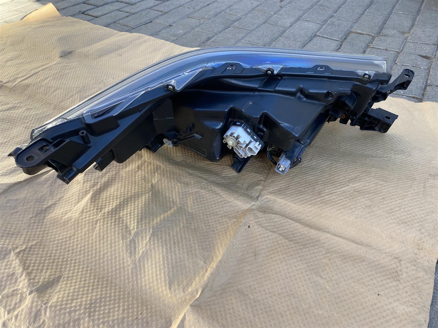 2022 TOYOTA HILUX GD-6 FULL LED HEADLIGHT LEFT SIDE FOR SALE