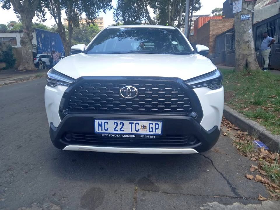 2024 TOYOTA COROLLA CROSS ENG.1.8 PETROL, AUTOMATIC, WHITE COLOR, 4600KMS