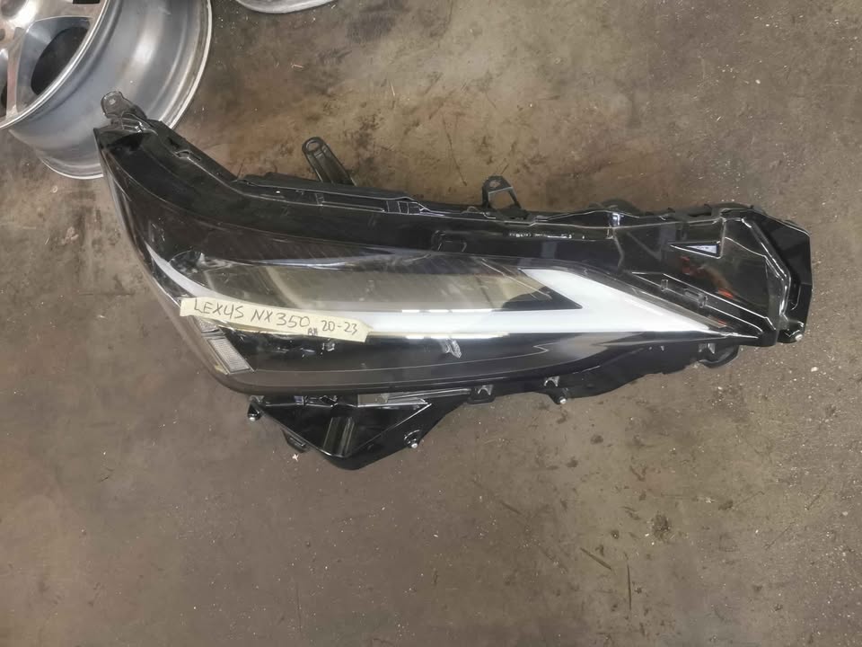 Lexus NX350 2020 TO 2023 RIGHT HEADLIGHT - Private Seller Lexus NX350 2020 TO 2023 RIGHT HEADLIGHT - Private Seller