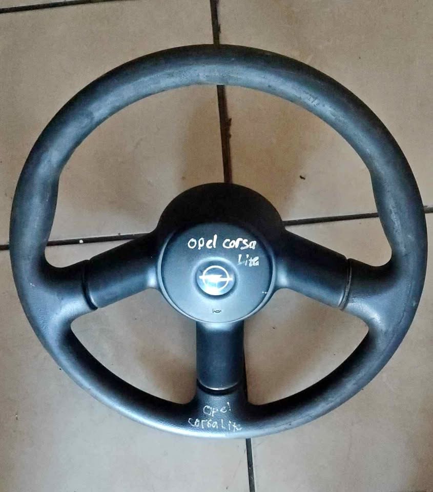Opel Corsa Lite Steering wheel Selling - Private Seller Opel Corsa Lite Steering wheel Selling - Private Seller