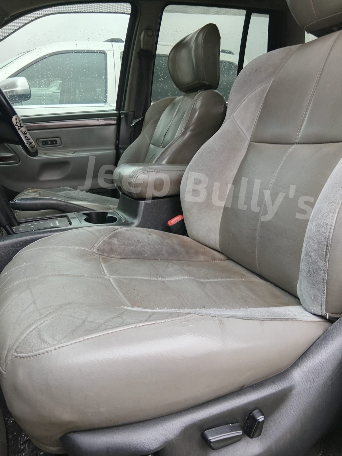 Front Seats For 2004 Jeep Grand Cherokee (WJ) Automatic - Jeep Spares - Private Seller Front Seats For 2004 Jeep Grand Cherokee (WJ) Automatic - Jeep Spares - Private Seller