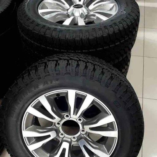 Isuzu silver rims and tyres Isuzu silver rims and tyres