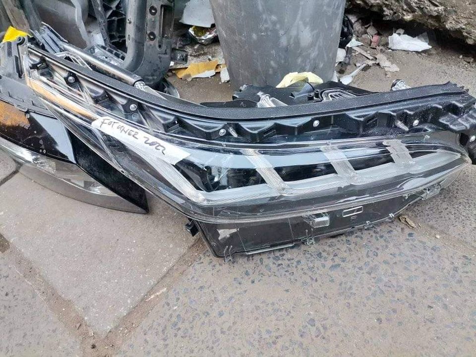 Toyota Fortuner Gd6 Headlight LED R 2022 At Bumper & Headlights Auto Parts - Private Seller