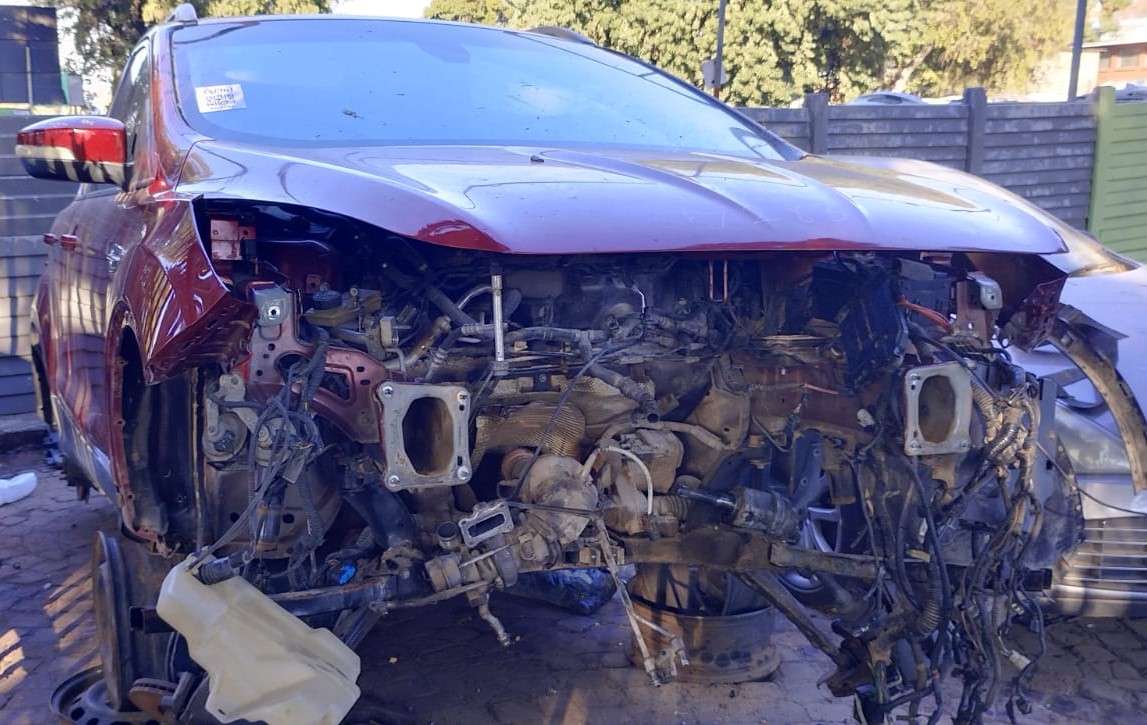 2014 FORD KUGA 1.5 PETROL STRIPPING FOR SPARES