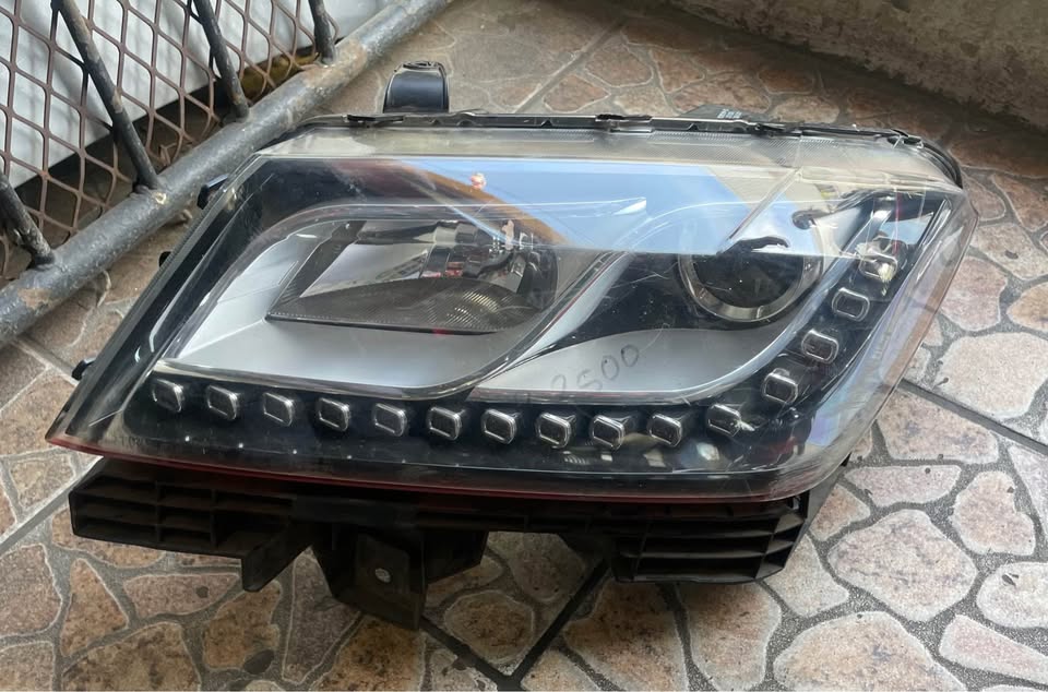 Haval H2 LED Headlight Leftside Call or Dm - Private Seller Haval H2 LED Headlight Leftside Call or Dm - Private Seller