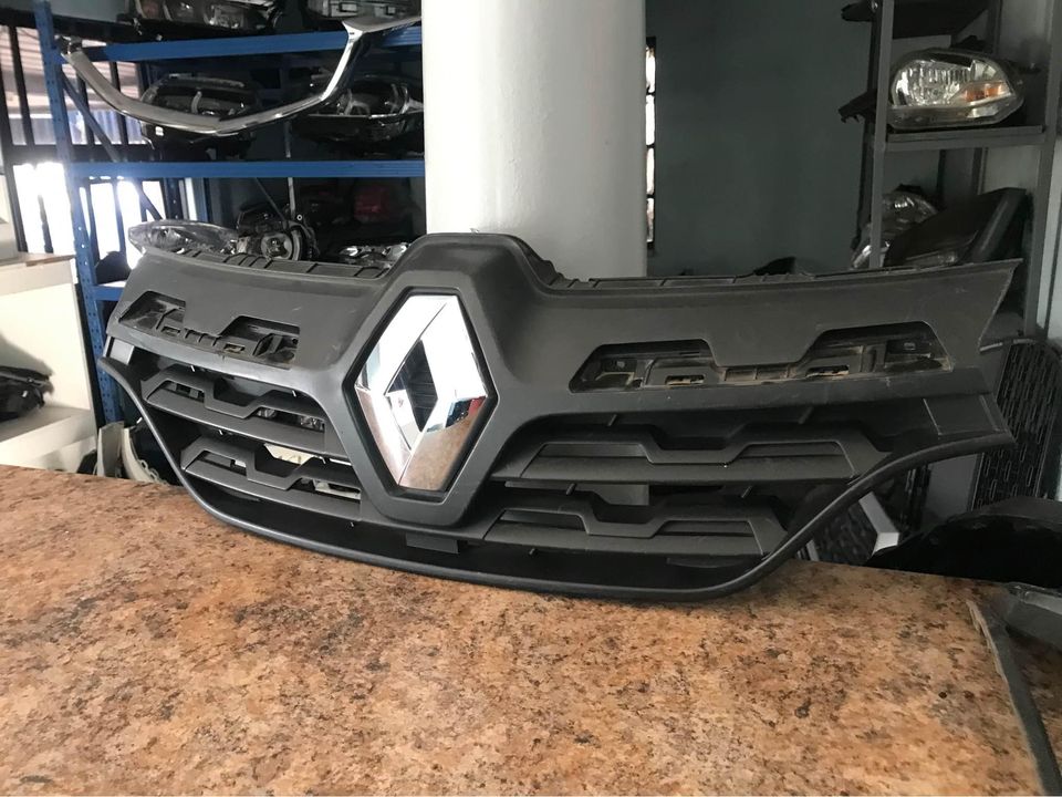 Renault Kwid main grill - Private Seller Renault Kwid main grill - Private Seller
