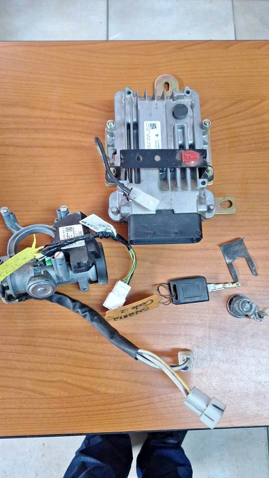Mahindra bolero maxi truck lockset available - Private Seller Mahindra bolero maxi truck lockset available - Private Seller